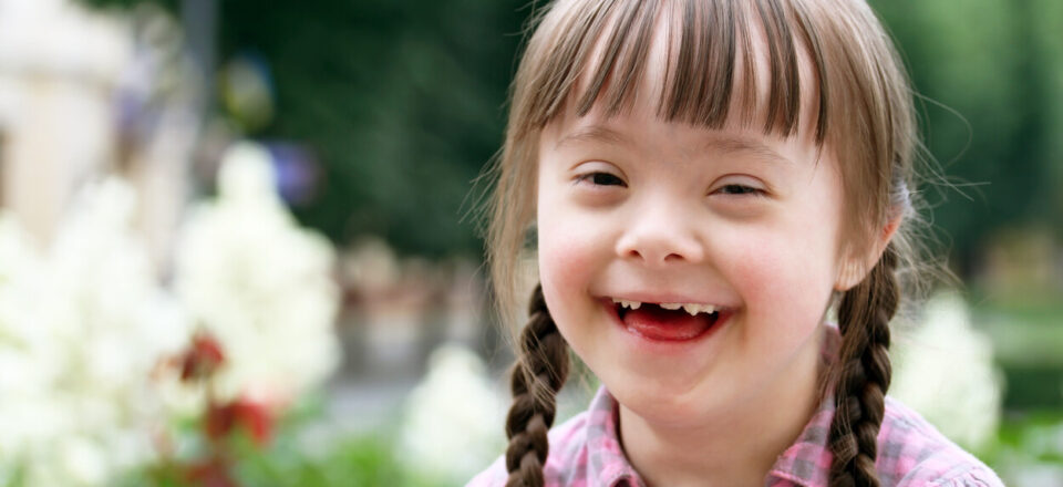 Portrait of beautiful young girl smiling